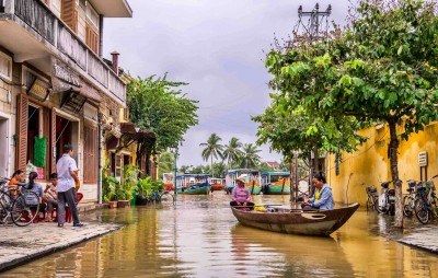 Canal in Hoi An (asianwanderlust.com)