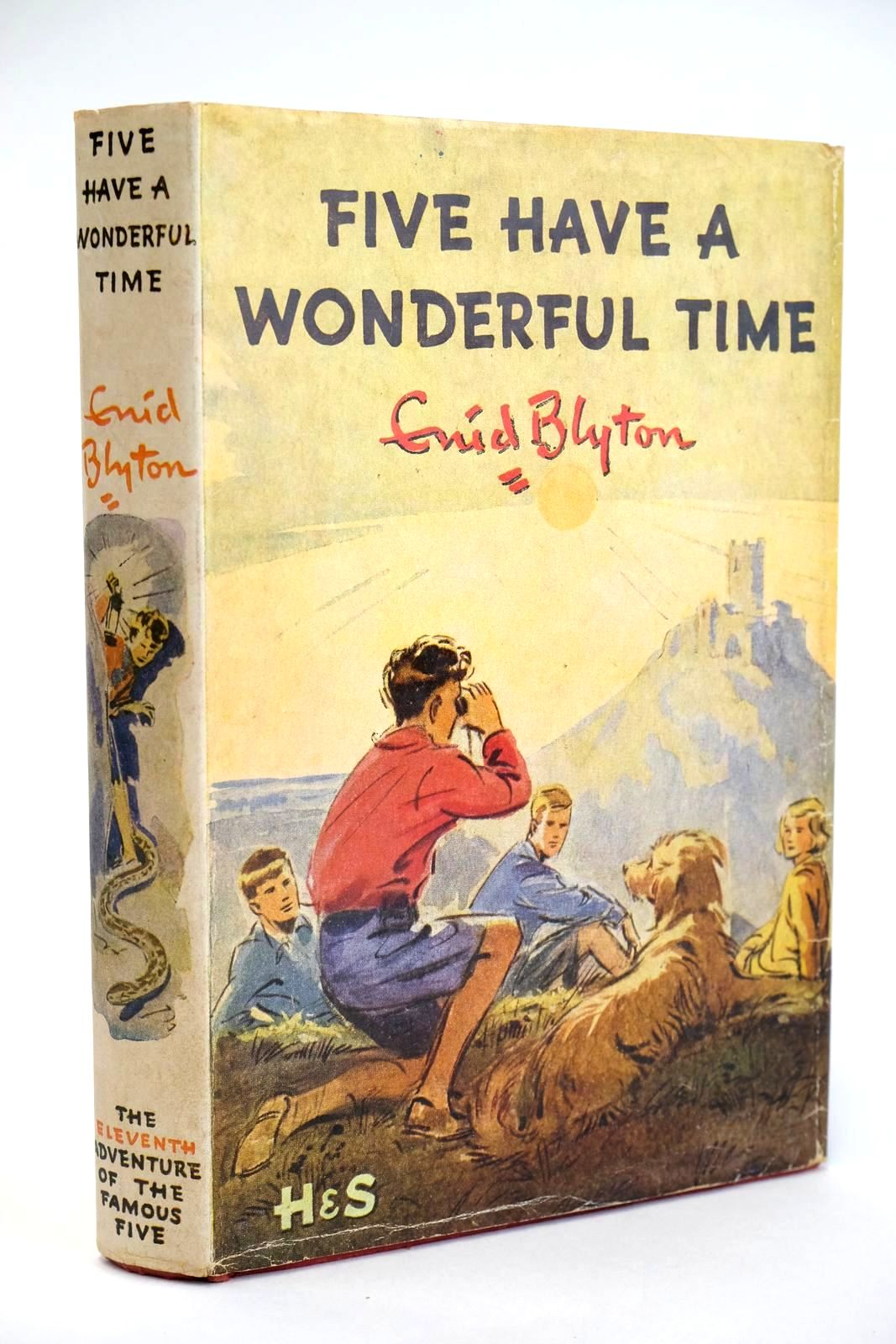 Cover of FIVE HAVE A WONDERFUL TIME by Enid Blyton