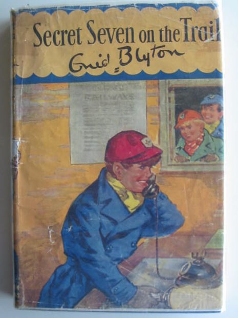 Cover of SECRET SEVEN ON THE TRAIL by Enid Blyton