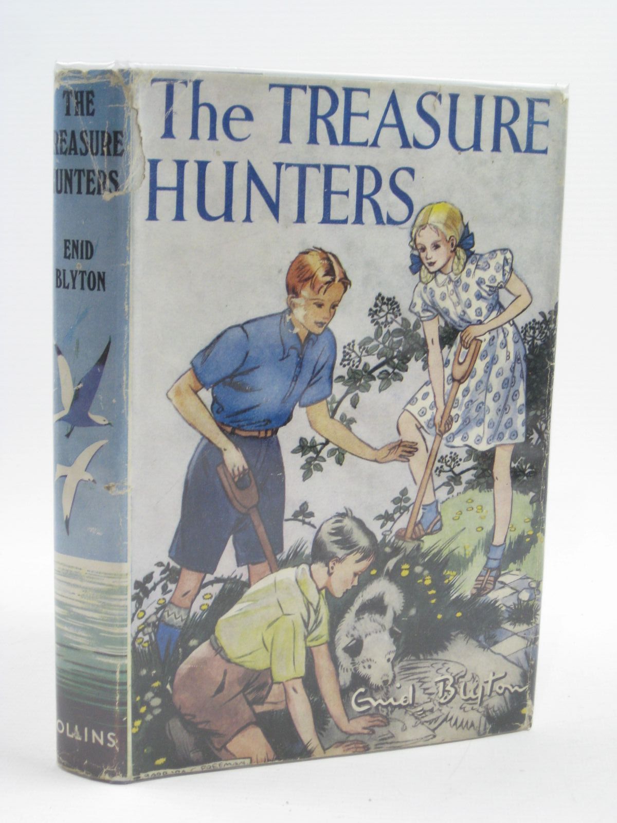 Cover of THE TREASURE HUNTERS by Enid Blyton