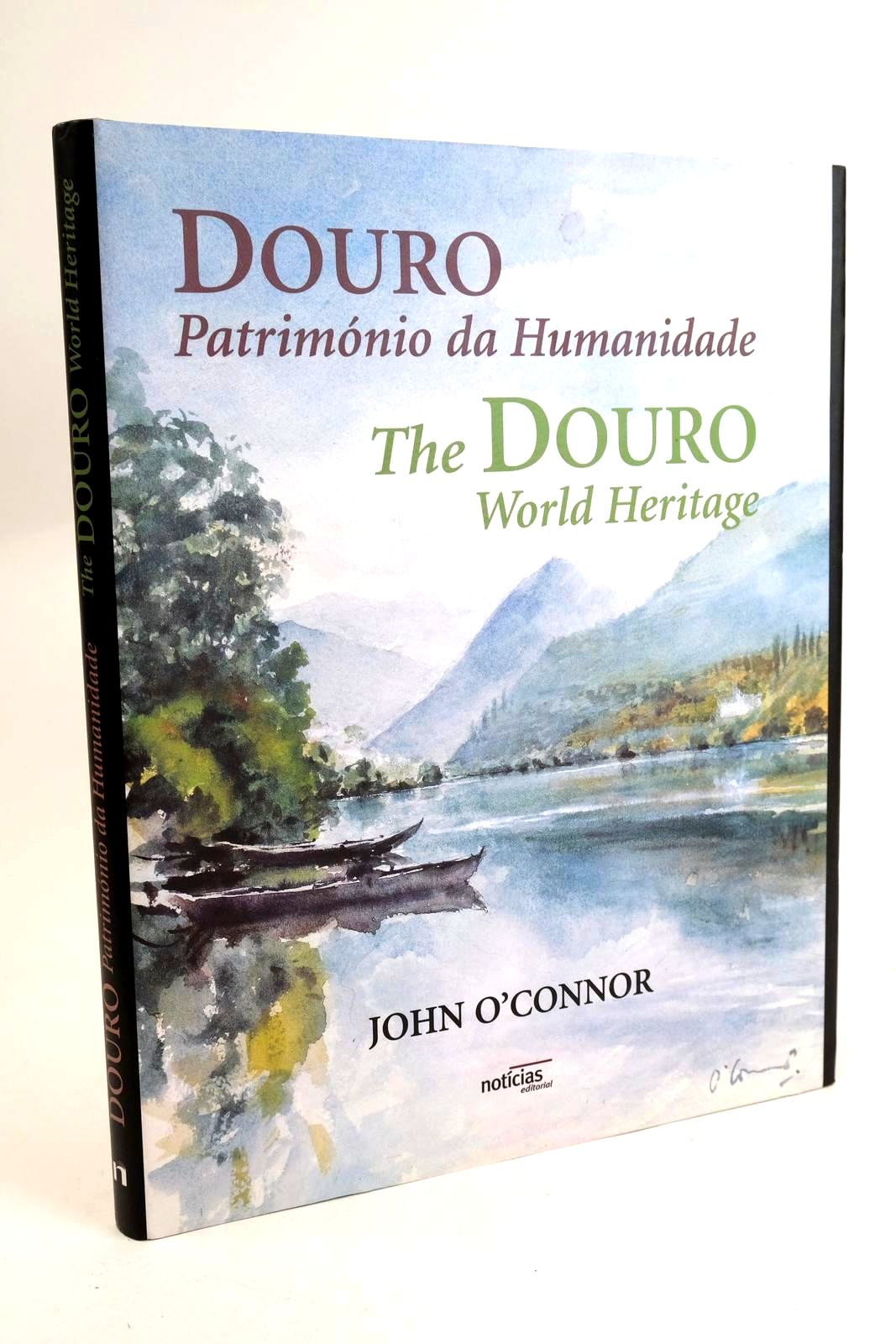 Cover of DOURO PATRIMONIO DA HUMANIDADE (THE DOURO WORLD HERITAGE) by Maria Do Carmo Paco D'Arcos