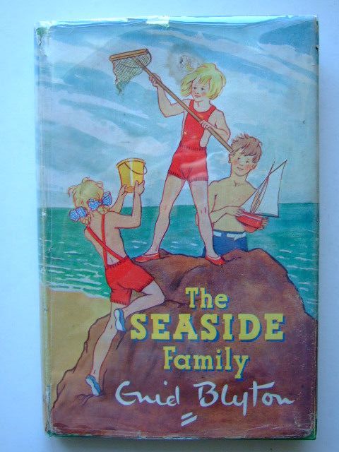 Photo of THE SEASIDE FAMILY written by Blyton, Enid illustrated by Gervis, Ruth published by Lutterworth Press (STOCK CODE: 1204018)  for sale by Stella & Rose's Books