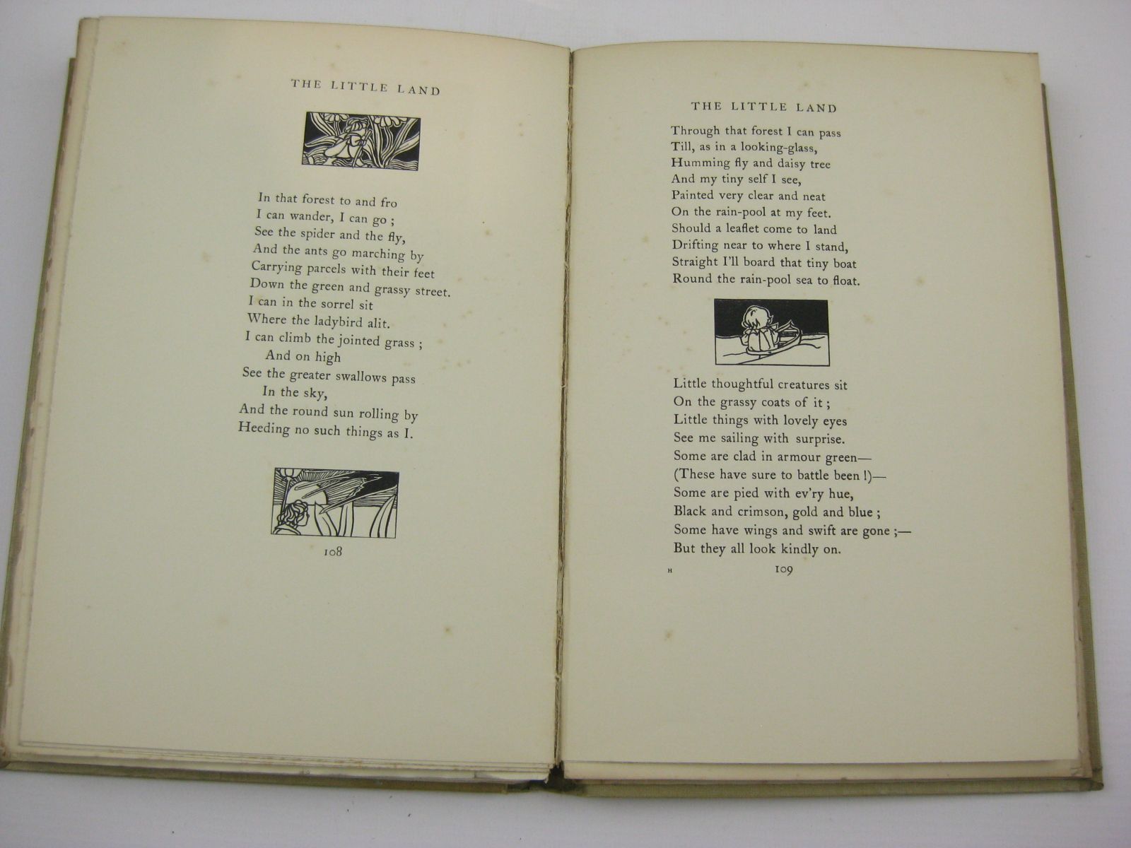 Photo of A CHILD'S GARDEN OF VERSES written by Stevenson, Robert Louis illustrated by Robinson, Charles published by John Lane The Bodley Head (STOCK CODE: 1316809)  for sale by Stella & Rose's Books