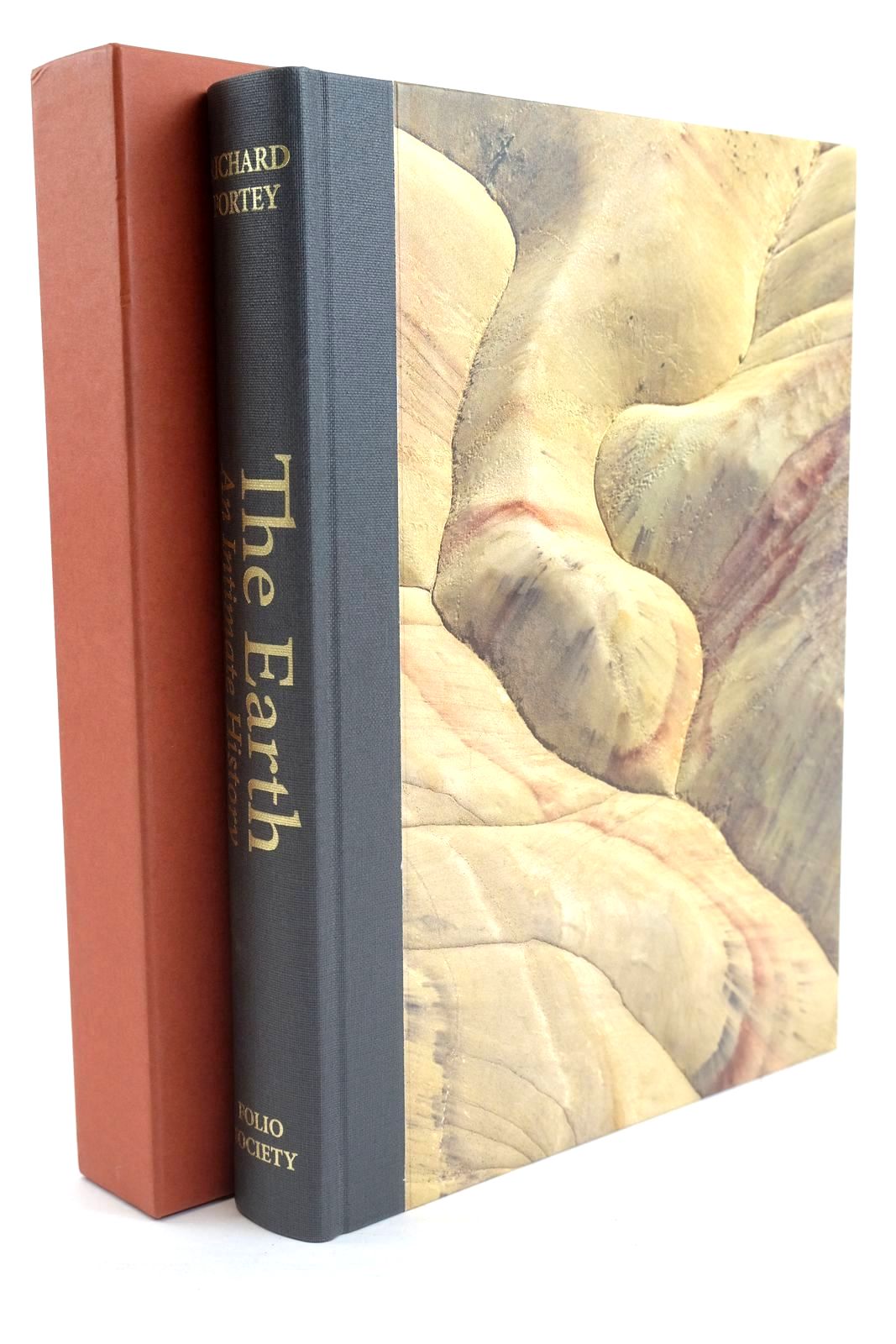 Photo of THE EARTH written by Fortey, Richard published by Folio Society (STOCK CODE: 1320134)  for sale by Stella & Rose's Books