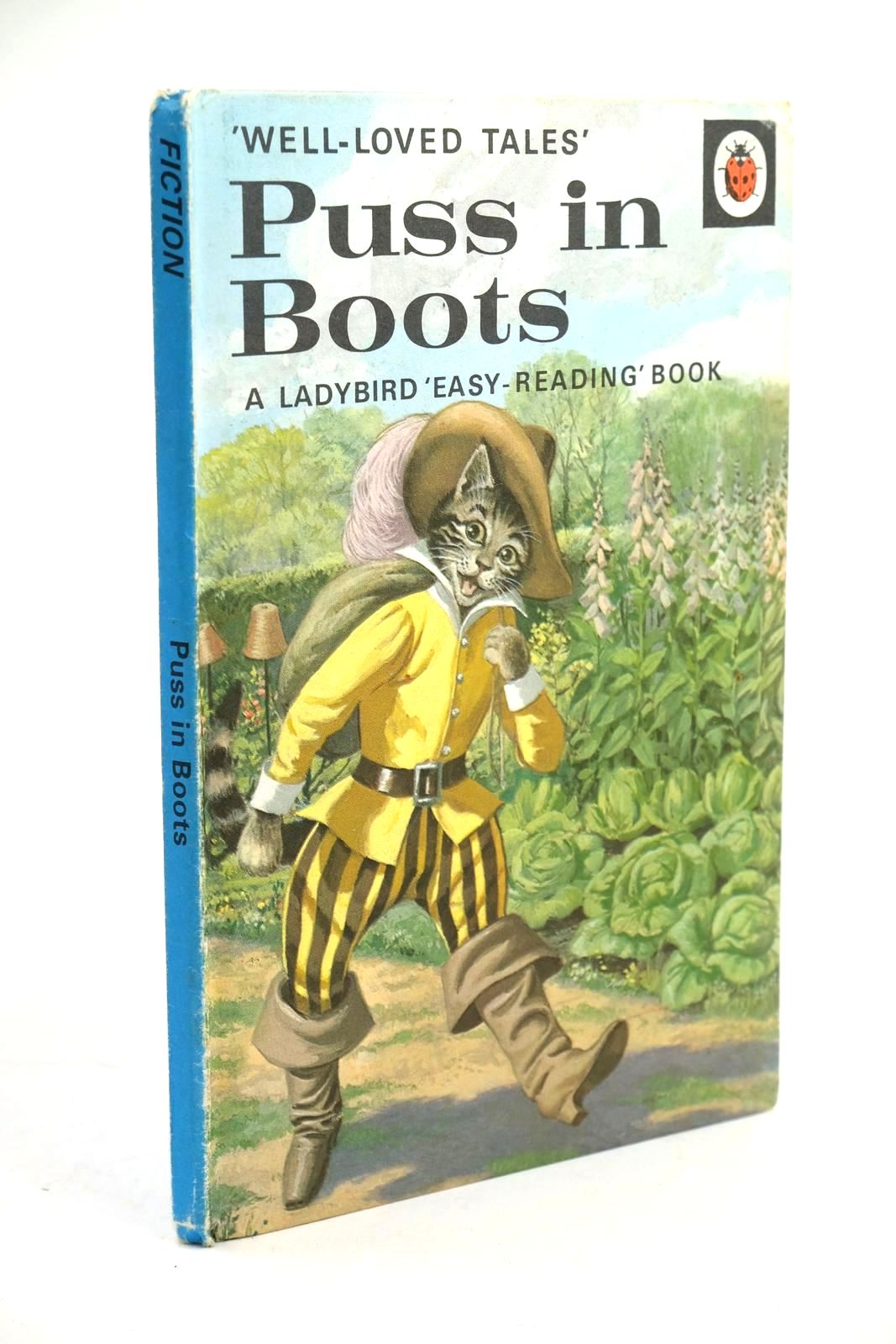 Photo of PUSS IN BOOTS written by Southgate, Vera illustrated by Winter, Eric published by Wills & Hepworth Ltd. (STOCK CODE: 1321457)  for sale by Stella & Rose's Books