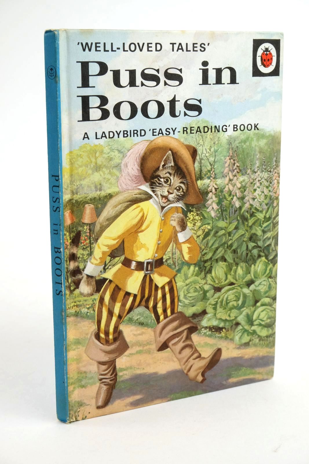 Photo of PUSS IN BOOTS written by Southgate, Vera illustrated by Winter, Eric published by Wills &amp; Hepworth Ltd. (STOCK CODE: 1322096)  for sale by Stella & Rose's Books