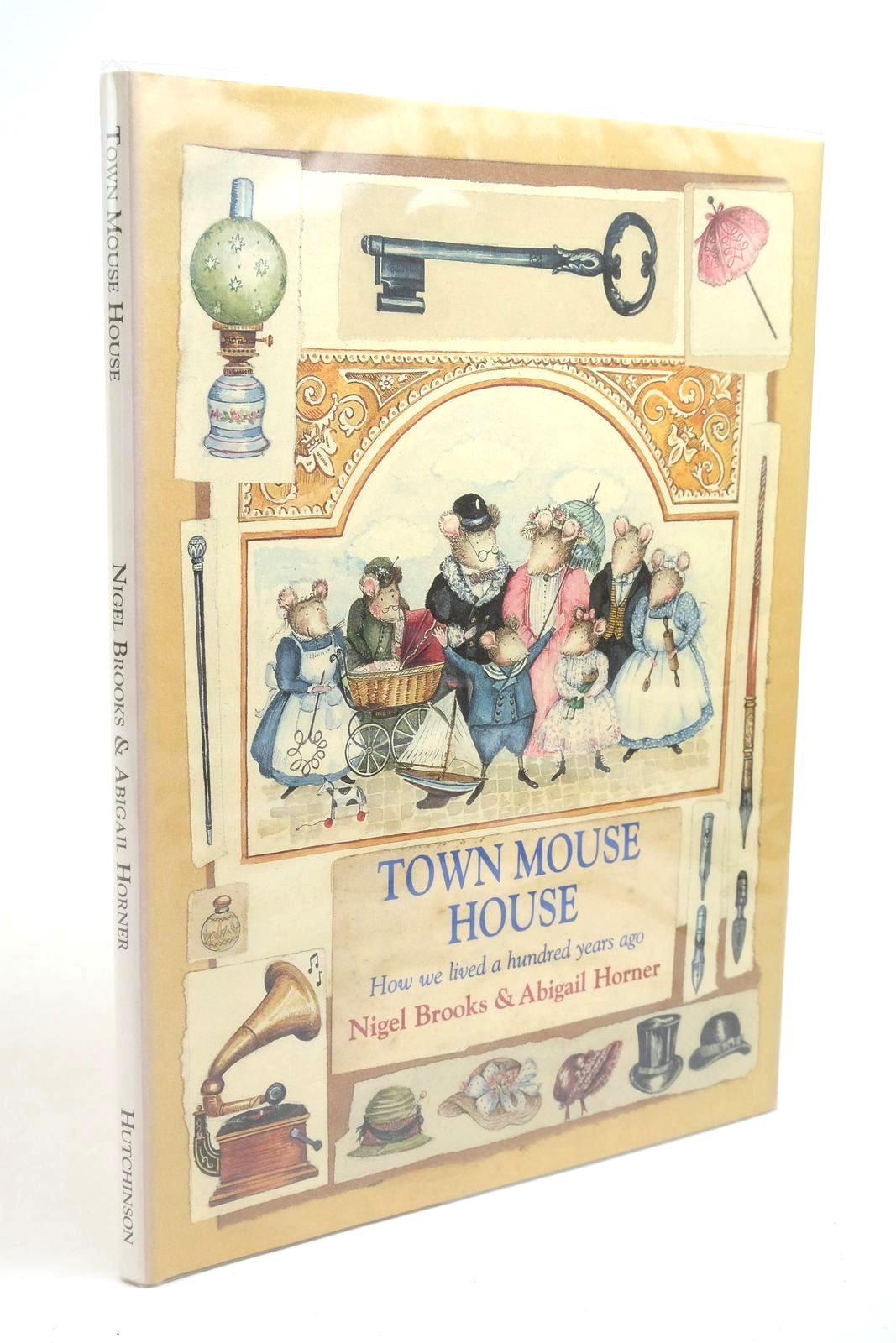 Photo of TOWN MOUSE HOUSE written by Brooks, Nigel illustrated by Horner, Abigail published by Hutchinson (STOCK CODE: 1322358)  for sale by Stella & Rose's Books