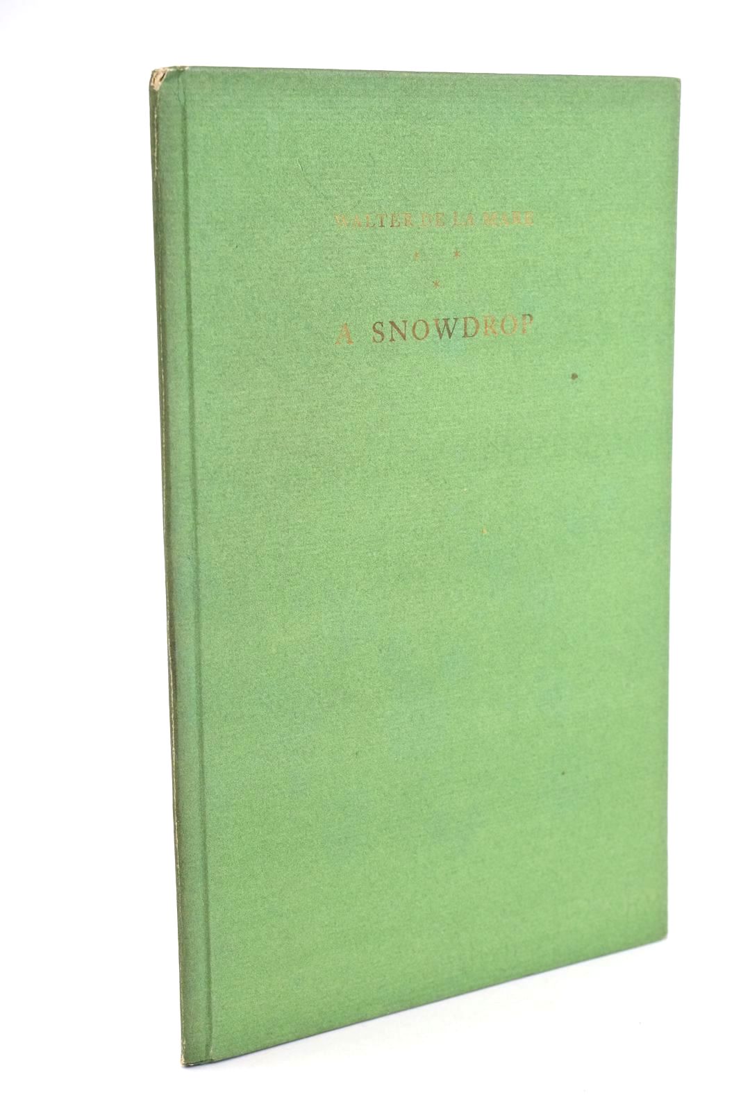 Photo of A SNOWDROP written by De La Mare, Walter illustrated by Guercio, Claudia published by Faber & Faber Limited (STOCK CODE: 1323711)  for sale by Stella & Rose's Books