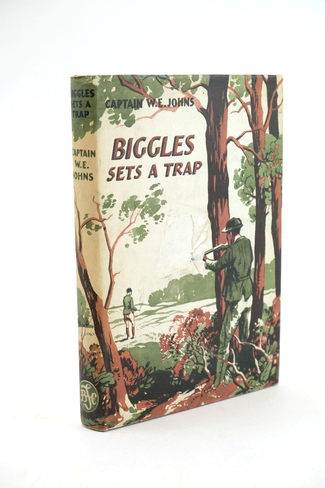 Photo of BIGGLES SETS A TRAP written by Johns, W.E. illustrated by Stead,  published by The Children's Book Club (STOCK CODE: 1323851)  for sale by Stella & Rose's Books
