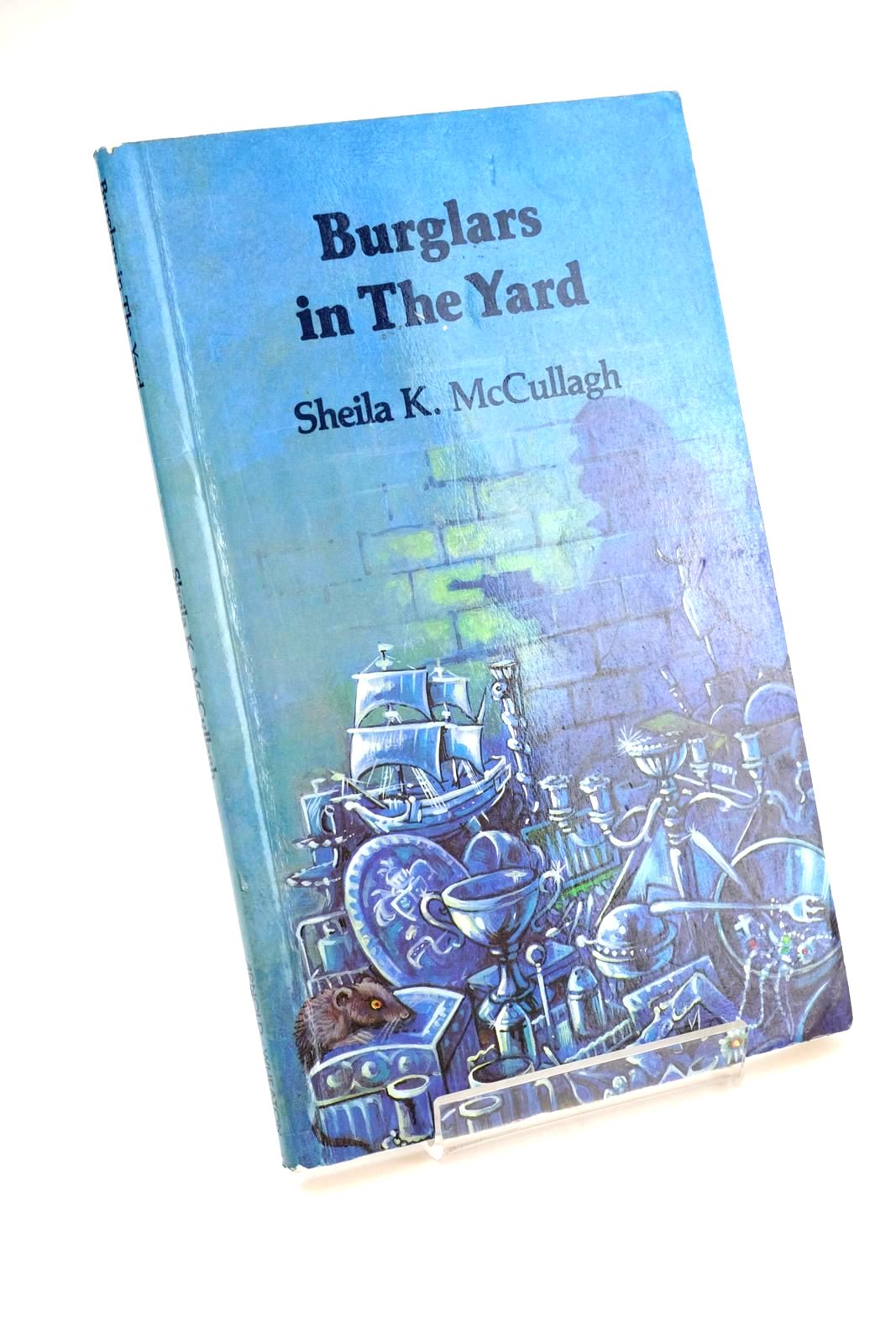Photo of BURGLARS IN THE YARD written by McCullagh, Sheila K. illustrated by Mutimer, Ray published by McCullagh Publishing (STOCK CODE: 1324151)  for sale by Stella & Rose's Books