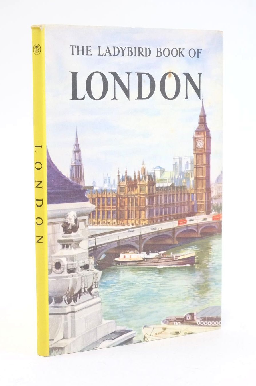 Photo of THE LADYBIRD BOOK OF LONDON written by Lewesdon, John illustrated by Berry, John published by Wills &amp; Hepworth Ltd. (STOCK CODE: 1324667)  for sale by Stella & Rose's Books