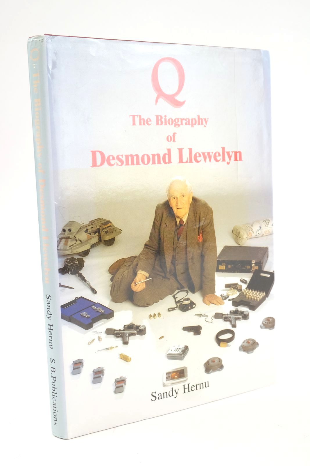 Photo of Q THE BIOGRAPHY OF DESMOND LLEWELYN- Stock Number: 1324745