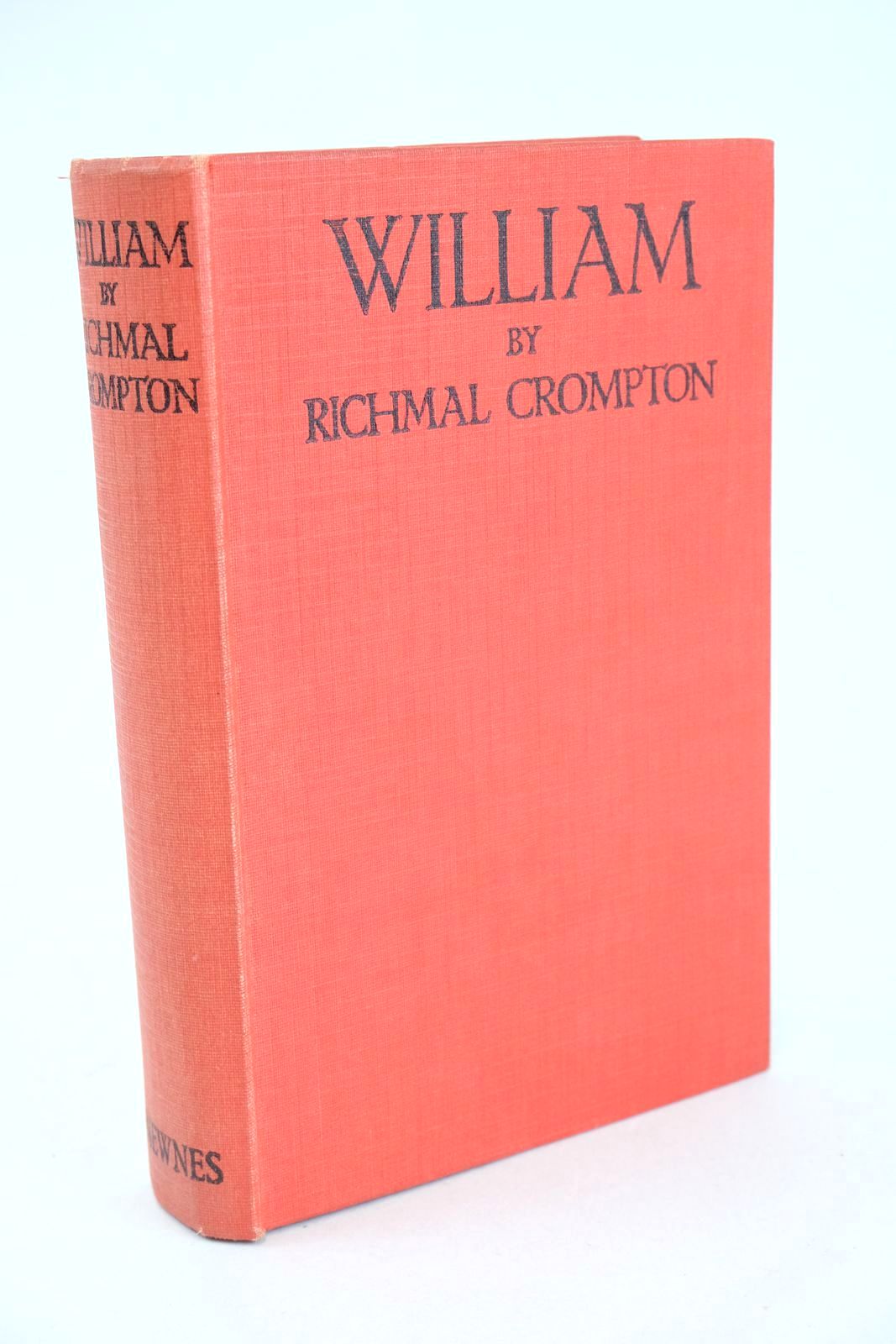 Photo of WILLIAM written by Crompton, Richmal illustrated by Henry, Thomas published by George Newnes Limited (STOCK CODE: 1325585)  for sale by Stella & Rose's Books