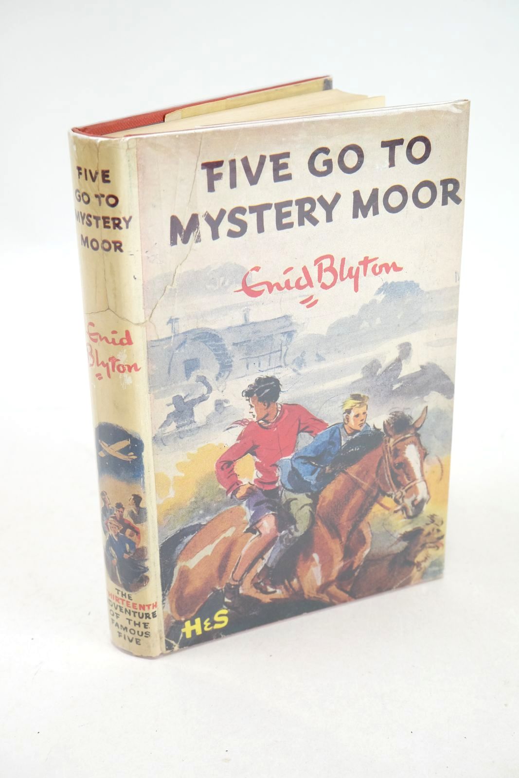 Photo of FIVE GO TO MYSTERY MOOR written by Blyton, Enid illustrated by Soper, Eileen published by Hodder & Stoughton (STOCK CODE: 1325745)  for sale by Stella & Rose's Books