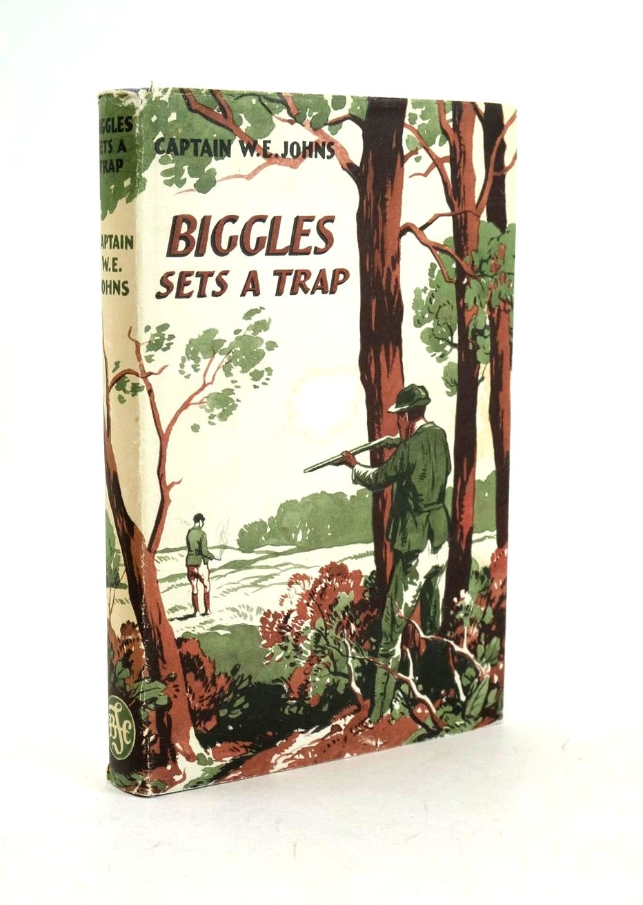 Photo of BIGGLES SETS A TRAP- Stock Number: 1326676