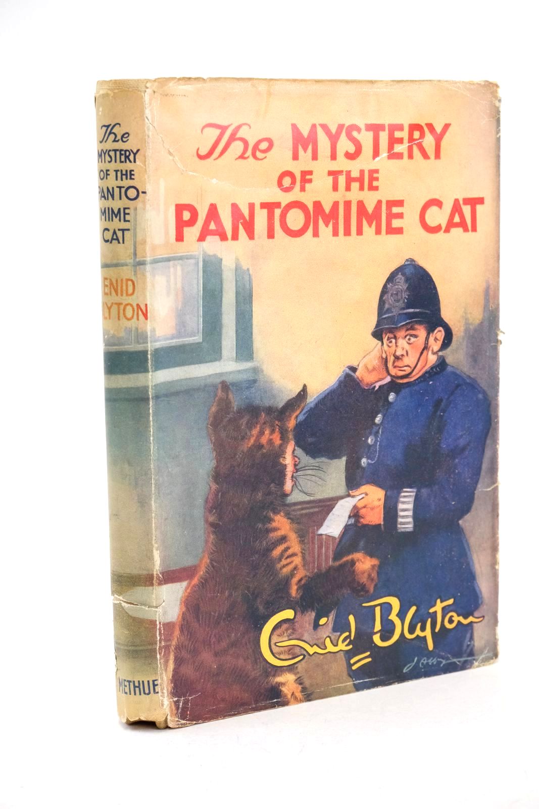 Photo of THE MYSTERY OF THE PANTOMIME CAT written by Blyton, Enid illustrated by Abbey, J. published by Methuen &amp; Co. Ltd. (STOCK CODE: 1326919)  for sale by Stella & Rose's Books