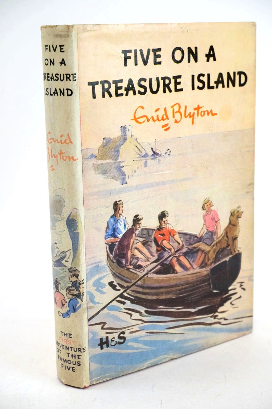 Photo of FIVE ON A TREASURE ISLAND written by Blyton, Enid illustrated by Soper, Eileen published by Hodder &amp; Stoughton (STOCK CODE: 1326997)  for sale by Stella & Rose's Books