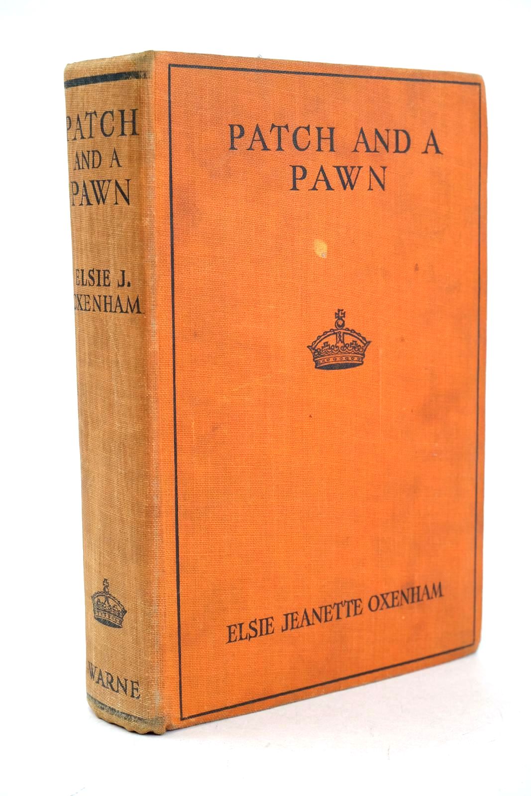 Photo of PATCH AND A PAWN written by Oxenham, Elsie J. published by Frederick Warne &amp; Co Ltd. (STOCK CODE: 1327050)  for sale by Stella & Rose's Books