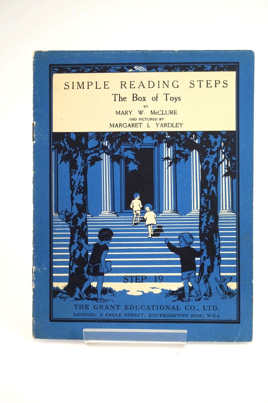Photo of SIMPLE READING STEPS: THE BOX OF TOYS- Stock Number: 1328062
