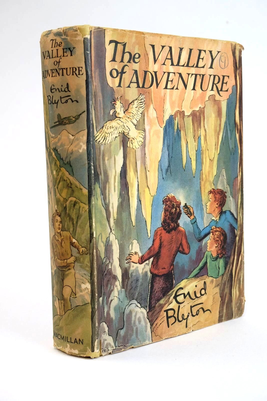 Photo of THE VALLEY OF ADVENTURE written by Blyton, Enid illustrated by Tresilian, Stuart published by Macmillan &amp; Co. Ltd. (STOCK CODE: 1328114)  for sale by Stella & Rose's Books