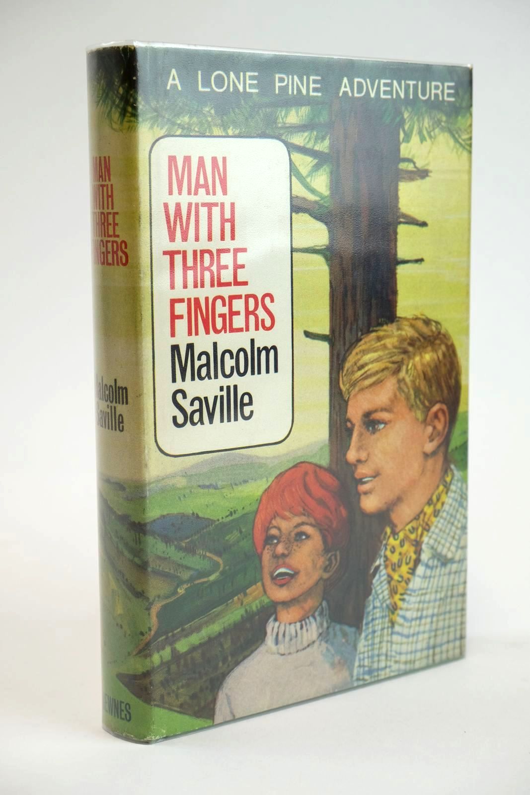 Photo of MAN WITH THREE FINGERS written by Saville, Malcolm illustrated by Whittlesea, Michael published by Newnes (STOCK CODE: 1328151)  for sale by Stella & Rose's Books