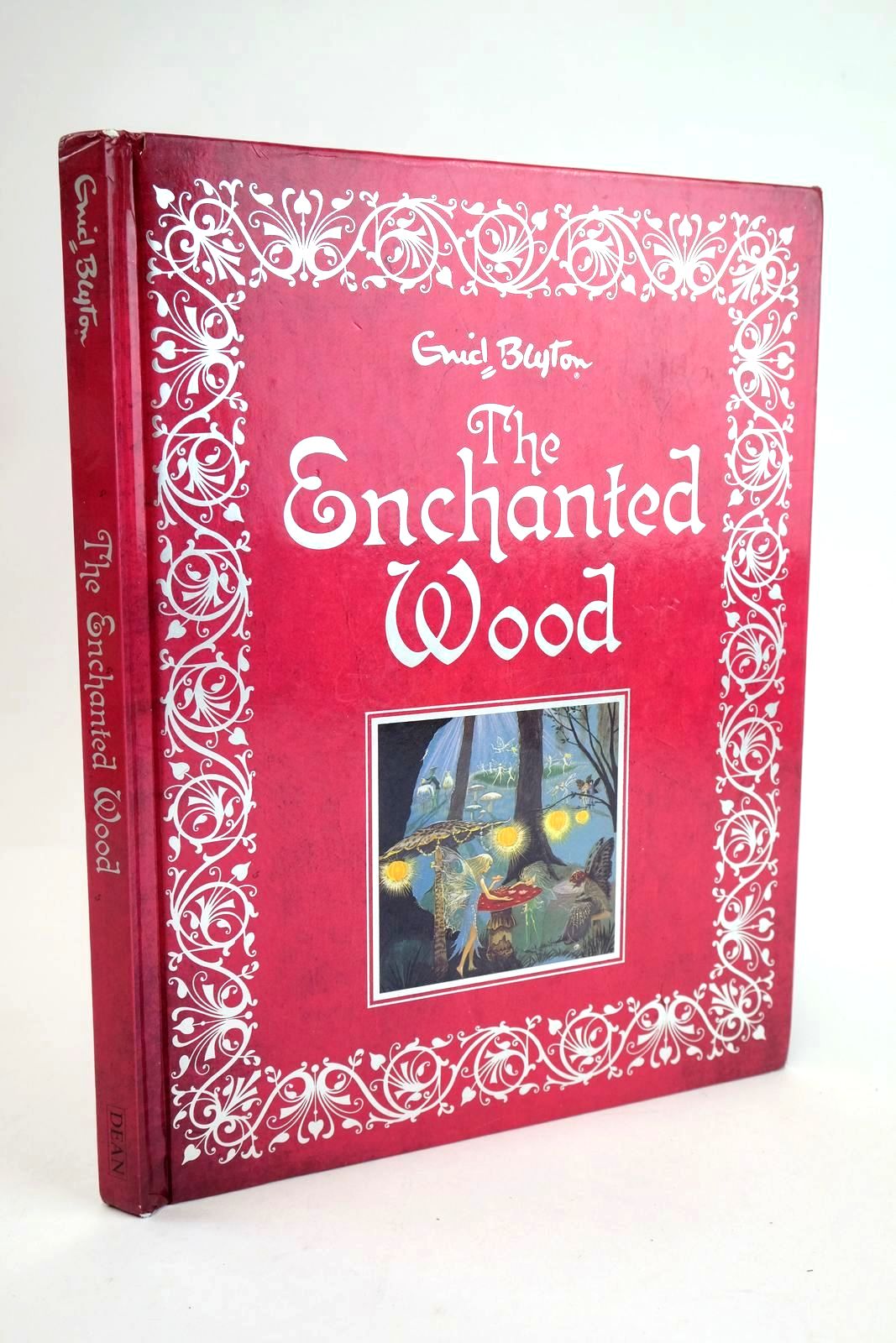 Photo of THE ENCHANTED WOOD written by Blyton, Enid illustrated by Johnstone, Janet Grahame Johnstone, Anne Grahame published by Dean, Egmont Uk Limited (STOCK CODE: 1328327)  for sale by Stella & Rose's Books