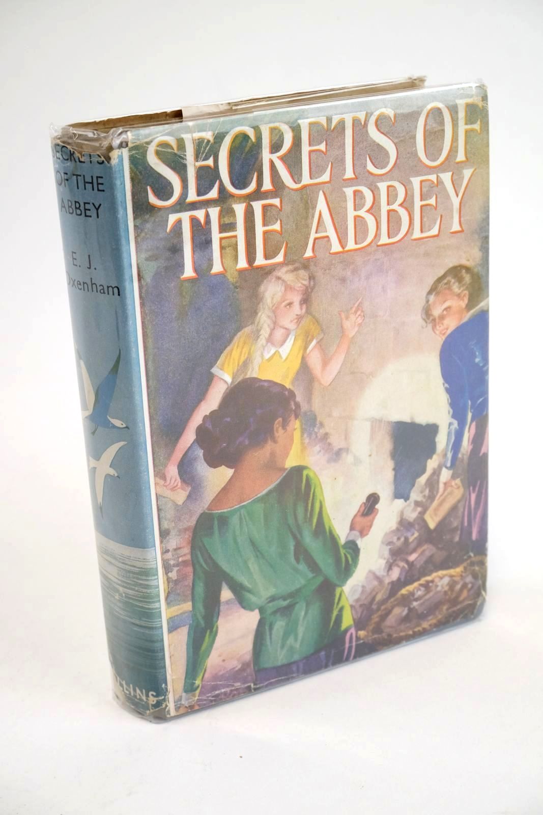 Photo of SECRETS OF THE ABBEY written by Oxenham, Elsie J. published by Collins (STOCK CODE: 1328335)  for sale by Stella & Rose's Books