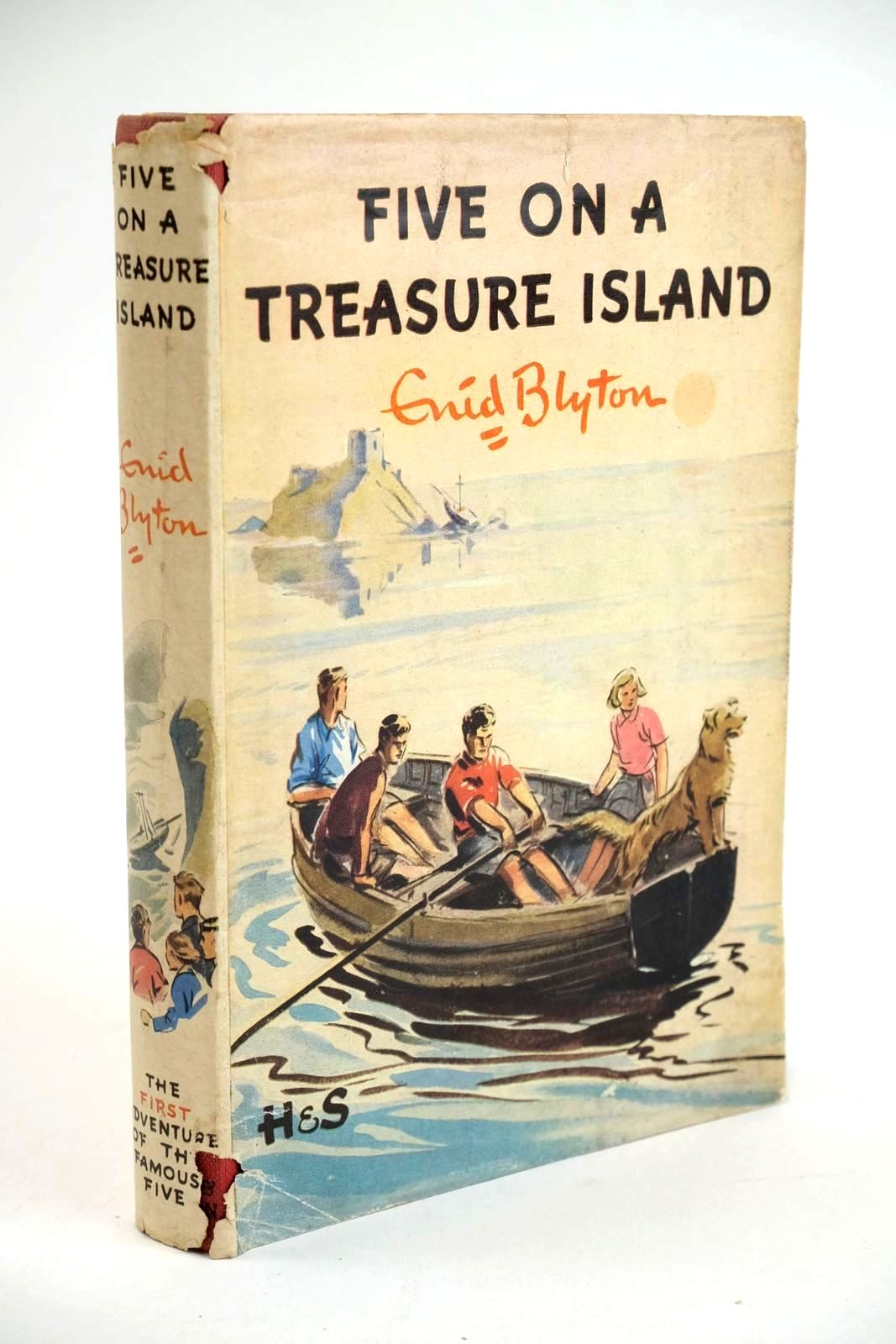 Photo of FIVE ON A TREASURE ISLAND written by Blyton, Enid illustrated by Soper, Eileen published by Hodder &amp; Stoughton (STOCK CODE: 1328354)  for sale by Stella & Rose's Books