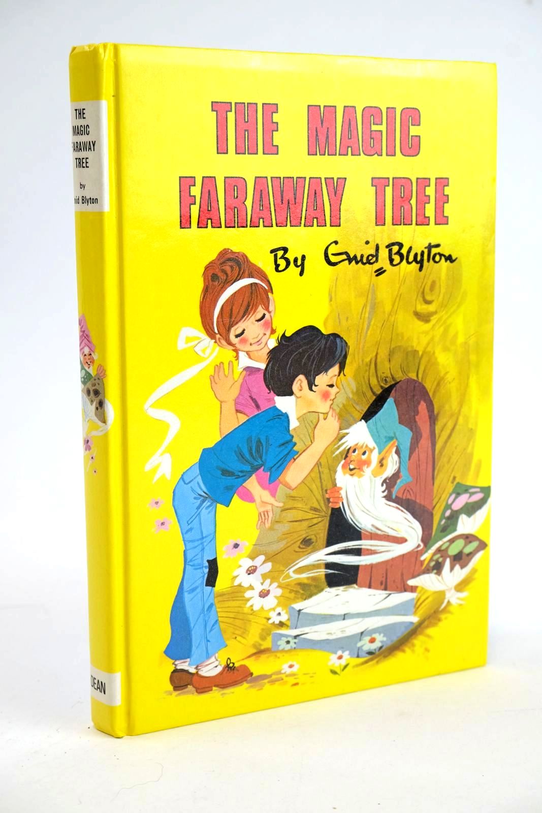 Photo of THE MAGIC FARAWAY TREE written by Blyton, Enid illustrated by Cloke, Rene published by Deans International Publishing (STOCK CODE: 1328481)  for sale by Stella & Rose's Books