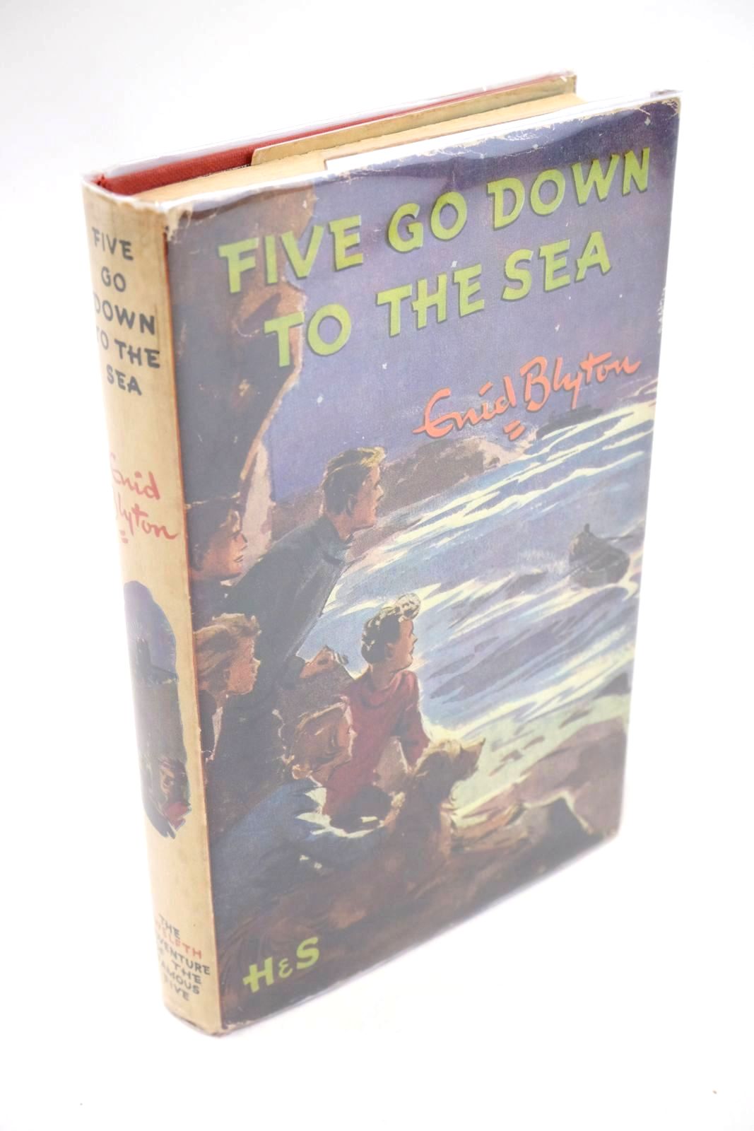 Photo of FIVE GO DOWN TO THE SEA written by Blyton, Enid illustrated by Soper, Eileen published by Hodder &amp; Stoughton (STOCK CODE: 1328516)  for sale by Stella & Rose's Books