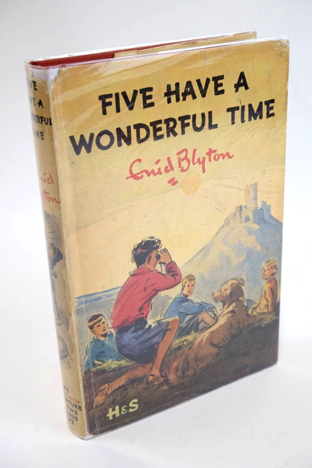 Photo of FIVE HAVE A WONDERFUL TIME- Stock Number: 1328518