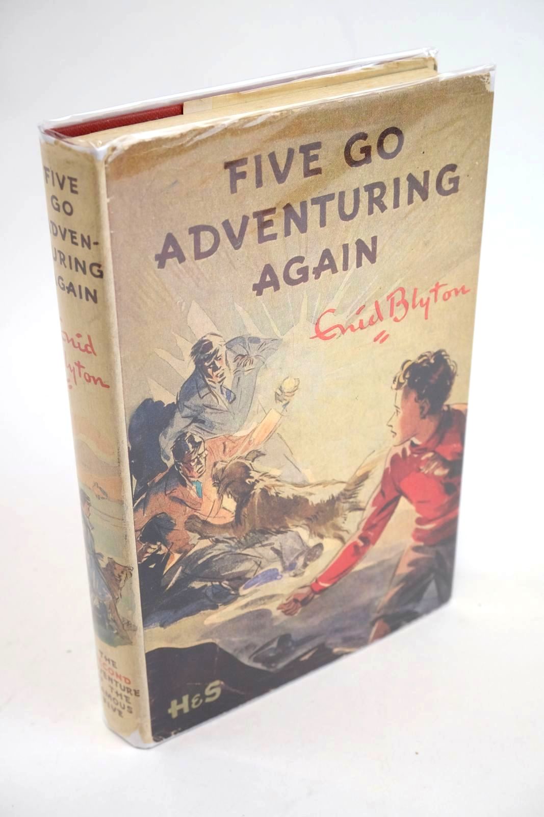 Photo of FIVE GO ADVENTURING AGAIN written by Blyton, Enid illustrated by Soper, Eileen published by Hodder &amp; Stoughton (STOCK CODE: 1328519)  for sale by Stella & Rose's Books