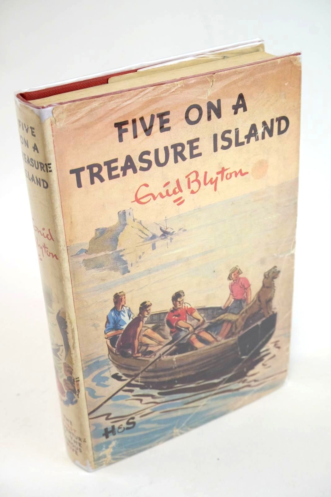 Photo of FIVE ON A TREASURE ISLAND written by Blyton, Enid illustrated by Soper, Eileen published by Hodder &amp; Stoughton (STOCK CODE: 1328521)  for sale by Stella & Rose's Books