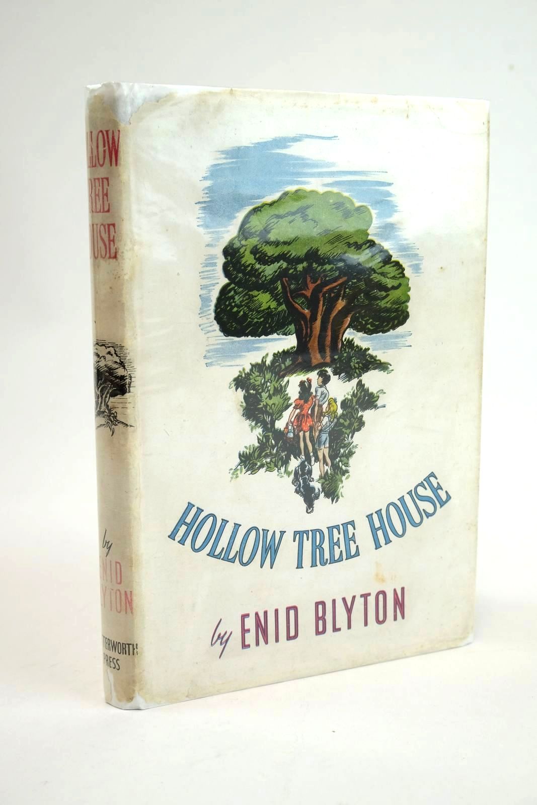 Photo of HOLLOW TREE HOUSE written by Blyton, Enid illustrated by Wall, Elizabeth published by Lutterworth Press (STOCK CODE: 1328541)  for sale by Stella & Rose's Books