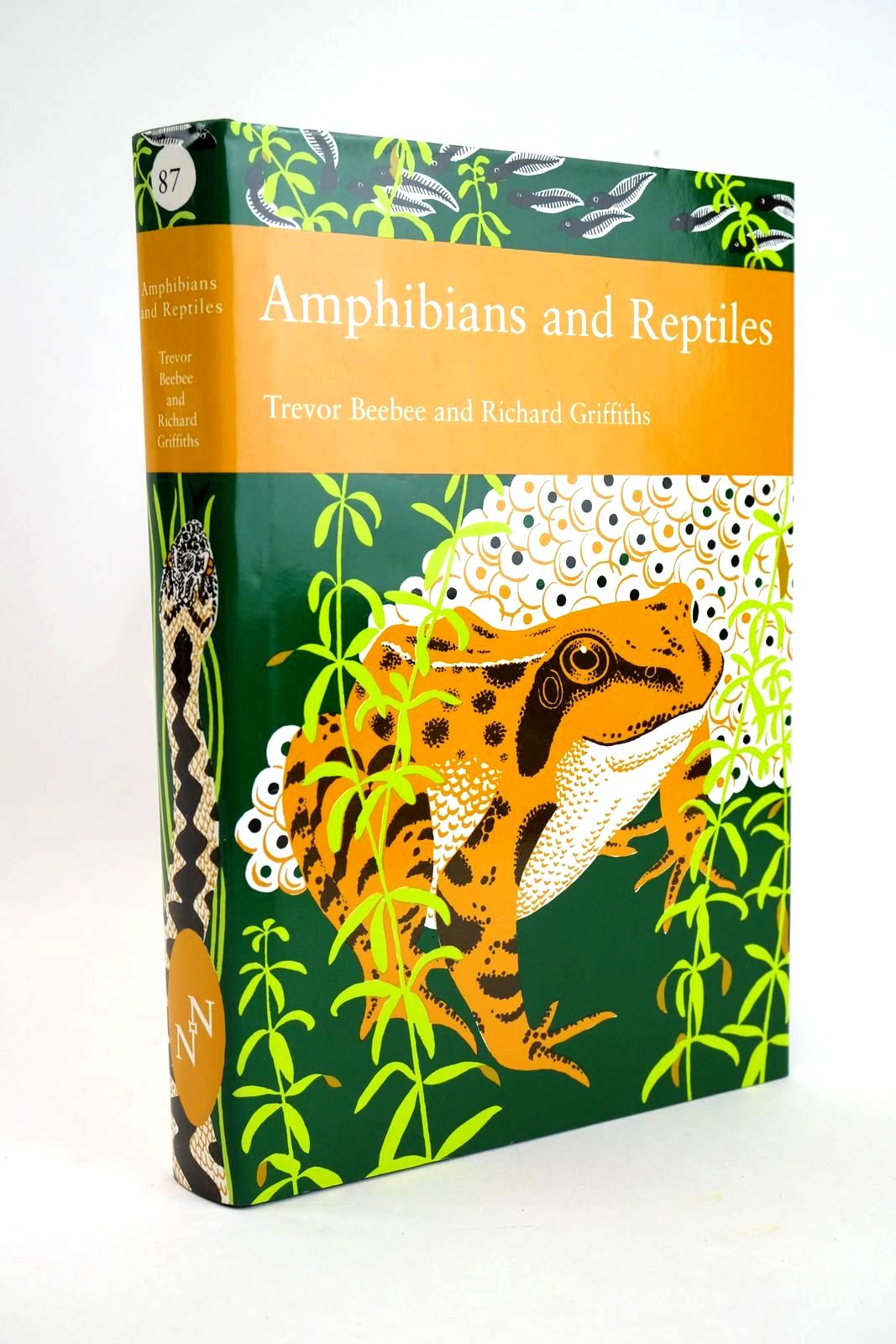 Photo of AMPHIBIANS AND REPTILES (NN 87) written by Beebee, Trevor J.C. Griffiths, Richard A. published by Harper Collins (STOCK CODE: 1328551)  for sale by Stella & Rose's Books