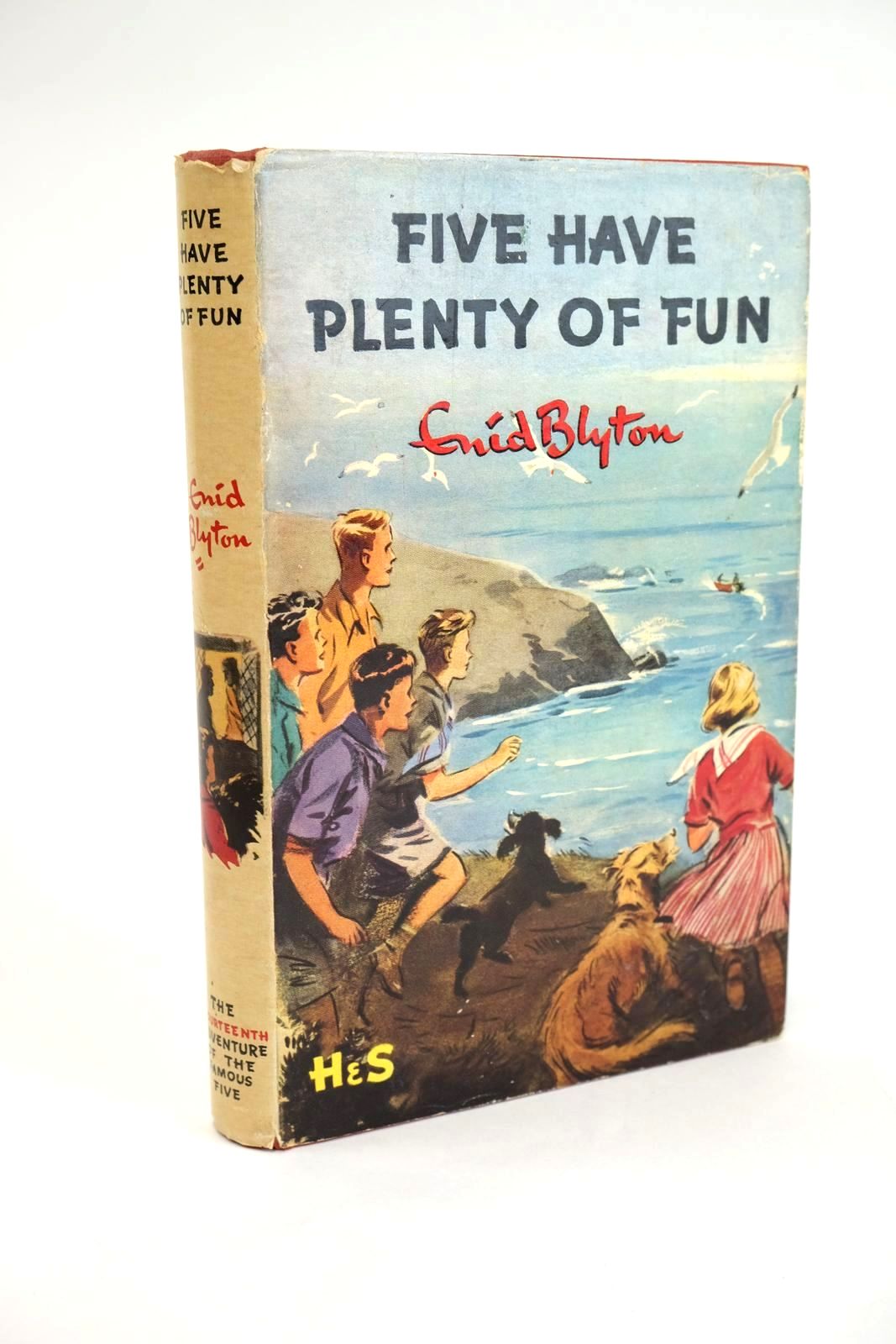 Photo of FIVE HAVE PLENTY OF FUN written by Blyton, Enid illustrated by Soper, Eileen published by Hodder &amp; Stoughton (STOCK CODE: 1328734)  for sale by Stella & Rose's Books