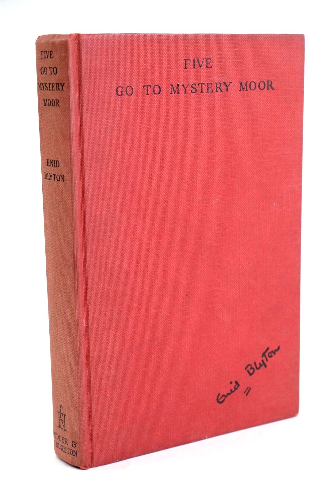 Photo of FIVE GO TO MYSTERY MOOR written by Blyton, Enid illustrated by Soper, Eileen published by Hodder &amp; Stoughton (STOCK CODE: 1328912)  for sale by Stella & Rose's Books