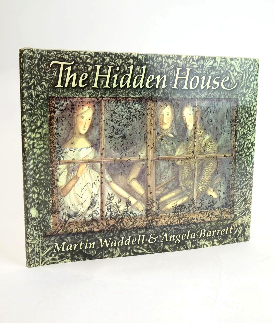 Photo of THE HIDDEN HOUSE written by Waddell, Martin illustrated by Barrett, Angela published by Walker Books Ltd (STOCK CODE: 1328926)  for sale by Stella & Rose's Books