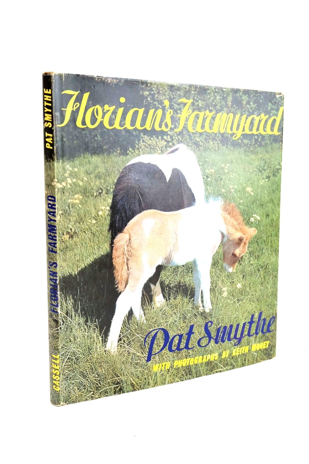 Photo of FLORIAN'S FARMYARD written by Smythe, Pat illustrated by Money, Keith published by Cassell &amp; Company Ltd (STOCK CODE: 1328971)  for sale by Stella & Rose's Books