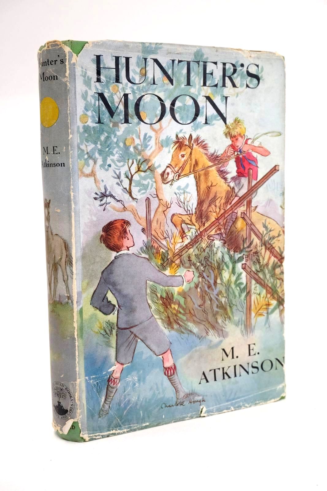 Photo of HUNTER'S MOON written by Atkinson, M.E. illustrated by Hough, Charlotte published by John Lane The Bodley Head Limited (STOCK CODE: 1329030)  for sale by Stella & Rose's Books