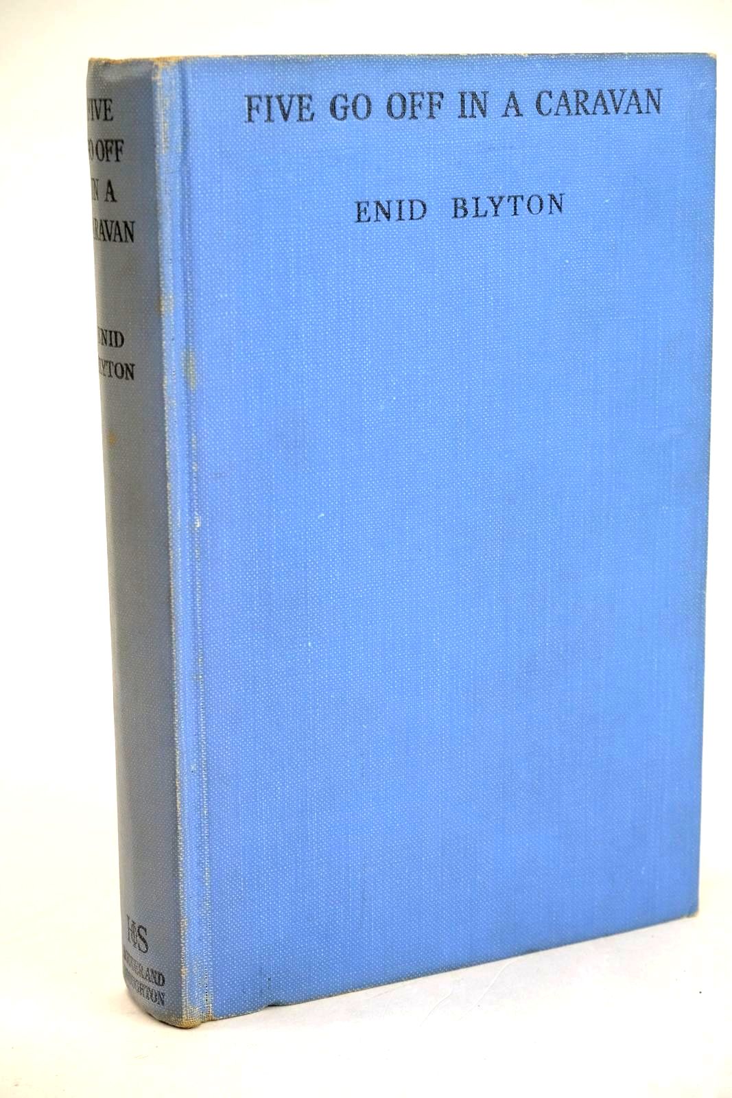 Photo of FIVE GO OFF IN A CARAVAN- Stock Number: 1330237