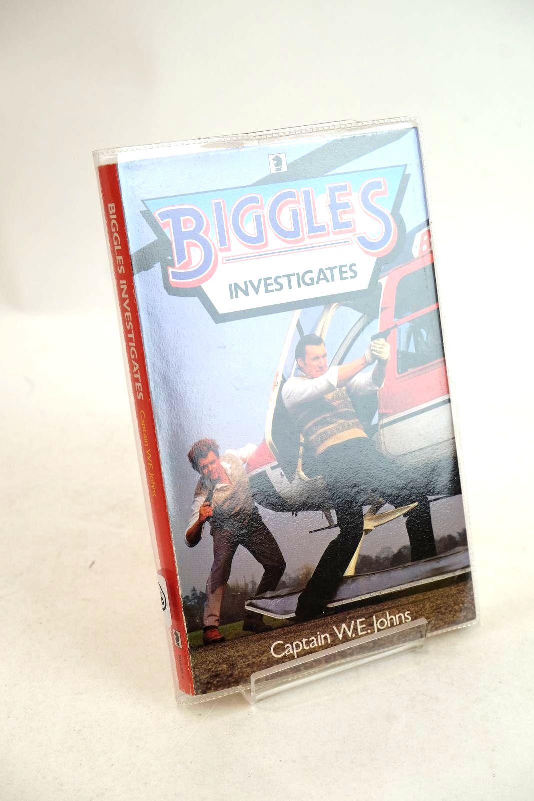 Photo of BIGGLES INVESTIGATES written by Johns, W.E. published by Knight Books (STOCK CODE: 1330856)  for sale by Stella & Rose's Books