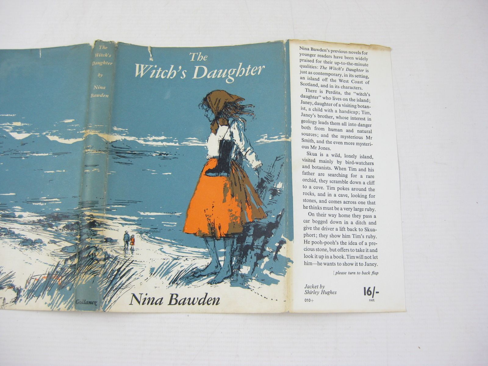 Photo of THE WITCH'S DAUGHTER written by Bawden, Nina illustrated by Hughes, Shirley published by Victor Gollancz Ltd. (STOCK CODE: 1403310)  for sale by Stella & Rose's Books