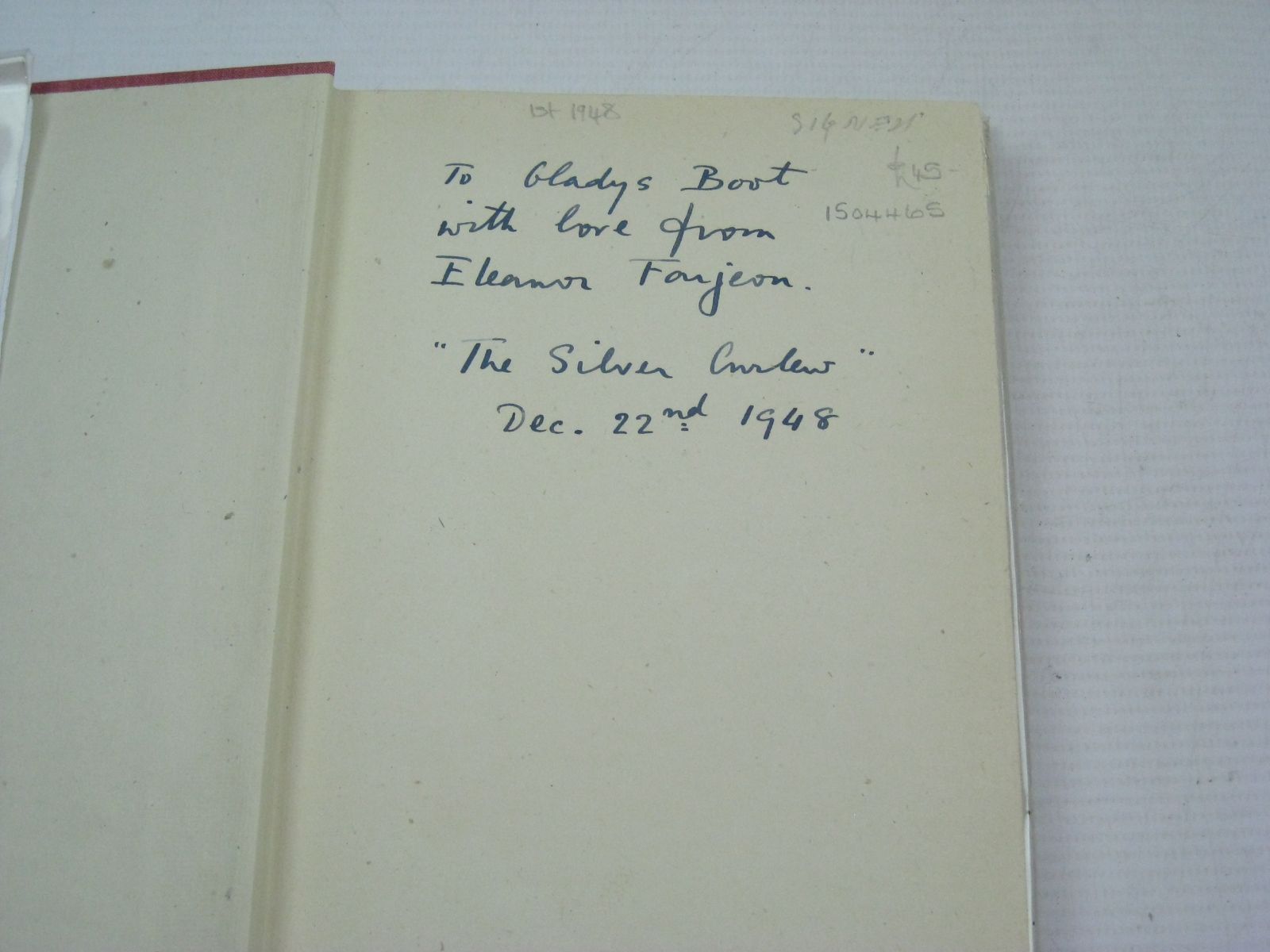 Photo of THE TWO BOUQUETS written by Farjeon, Eleanor illustrated by Woolley, Reginald published by Michael Joseph (STOCK CODE: 1504465)  for sale by Stella & Rose's Books