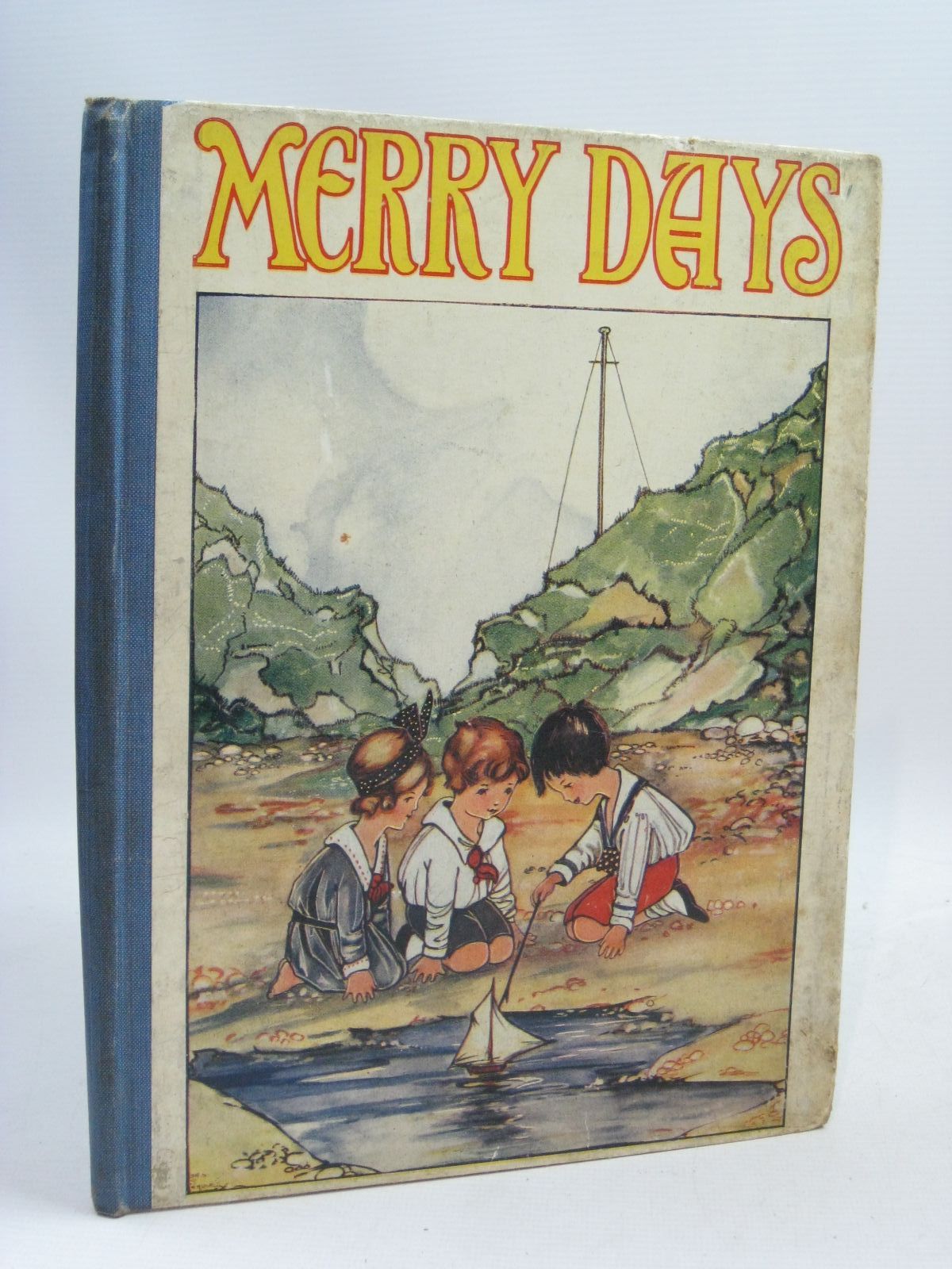 Photo of MERRY DAYS written by Mackintosh, Mabel illustrated by Temple, Chris G. published by John F. Shaw &amp; Co Ltd. (STOCK CODE: 1505920)  for sale by Stella & Rose's Books