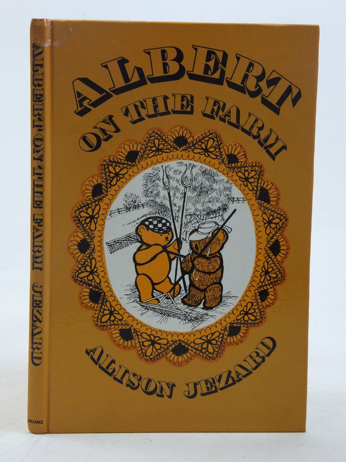 Photo of ALBERT ON THE FARM written by Jezard, Alison illustrated by Gordon, Margaret published by Victor Gollancz Ltd. (STOCK CODE: 1606733)  for sale by Stella & Rose's Books