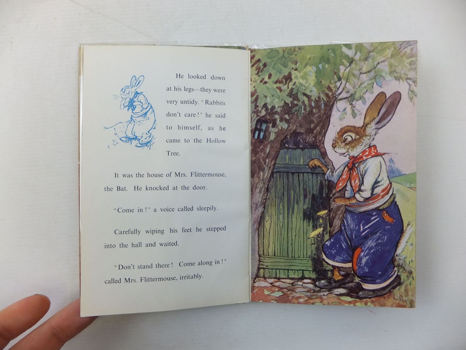 Photo of A LITTLE SILK APRON written by Richards, Dorothy illustrated by Aris, Ernest A. published by Wills & Hepworth Ltd. (STOCK CODE: 1709002)  for sale by Stella & Rose's Books