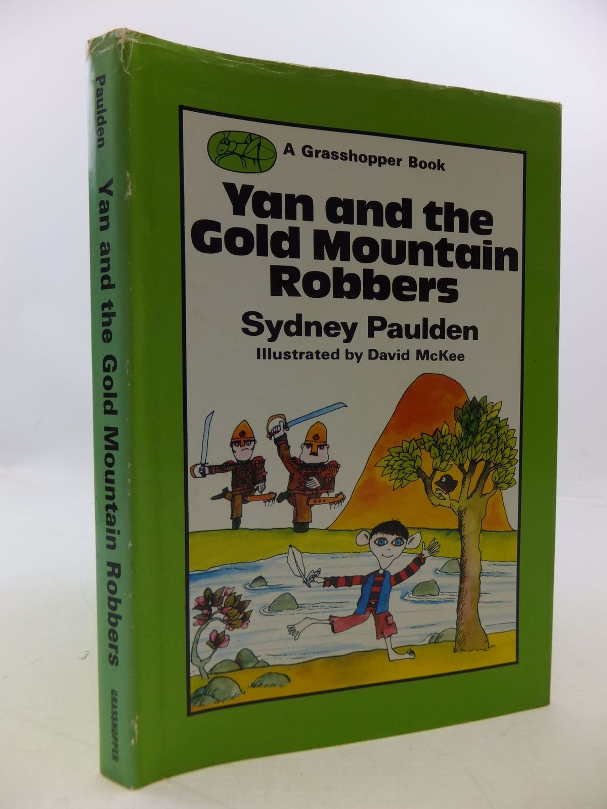 Photo of YAN AND THE GOLD MOUNTAIN ROBBERS written by Paulden, Sydney illustrated by McKee, David published by Grasshopper, Abelard-Schuman (STOCK CODE: 1710142)  for sale by Stella & Rose's Books
