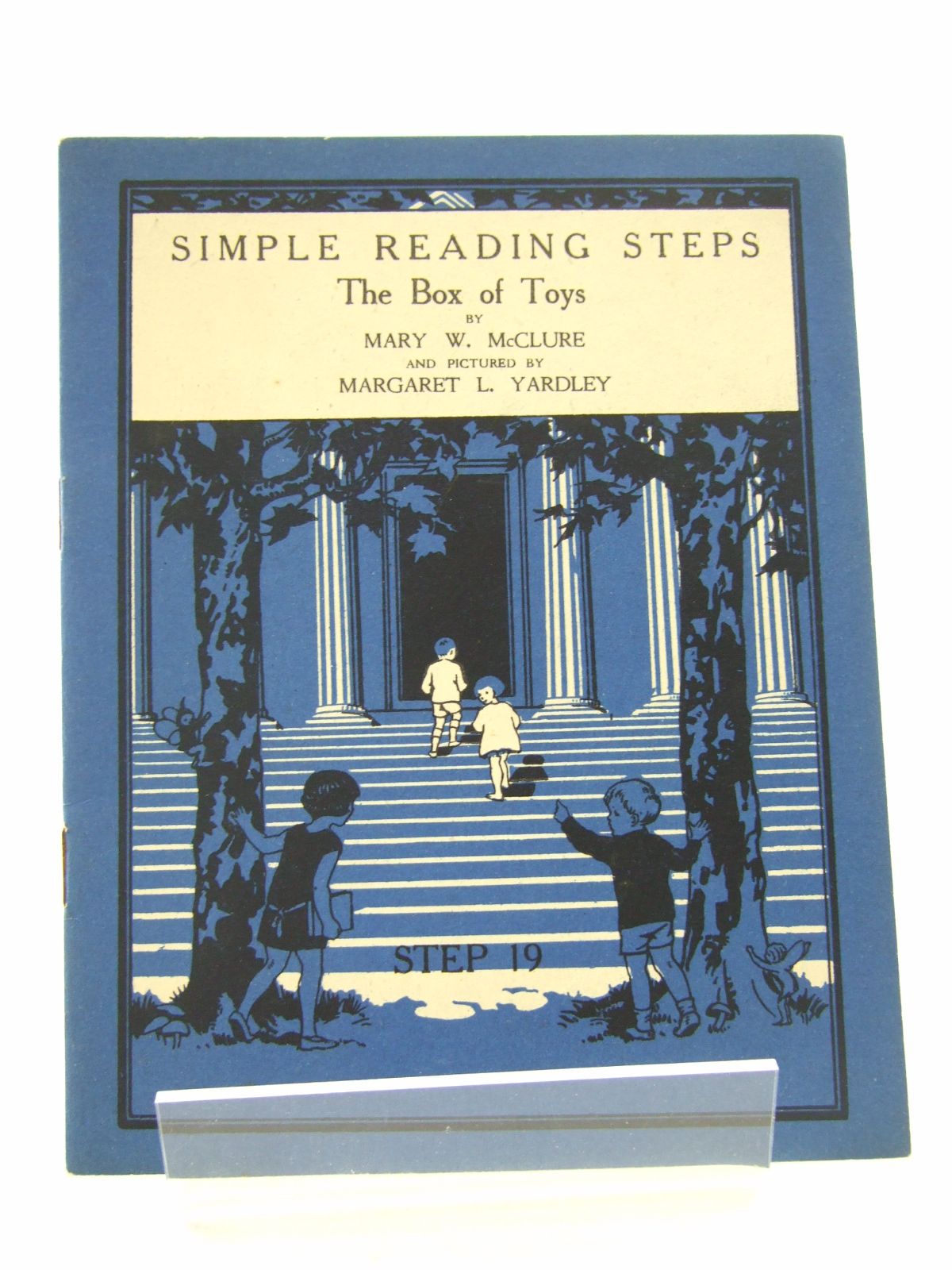 Photo of SIMPLE READING STEPS: THE BOX OF TOYS written by McClure, Mary W. illustrated by Yardley, Margaret L. (STOCK CODE: 1806823)  for sale by Stella & Rose's Books