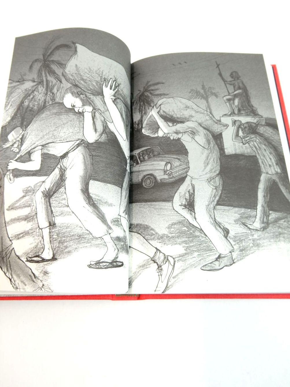 Photo of THE COMEDIANS written by Greene, Graham
Wheen, Francis illustrated by Ogilvie, Sara published by Folio Society (STOCK CODE: 1821538)  for sale by Stella & Rose's Books